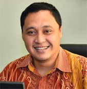 Jalan Ciater Raya Serpong Rusak Parah