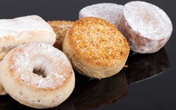 Polvoron, Kue Berbedak yang Renyah Legit