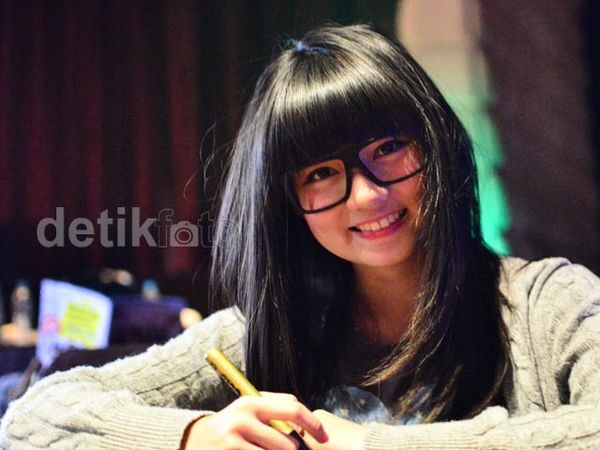 Keramahan JKT48 di Event Handshake dan Tanda Tangan