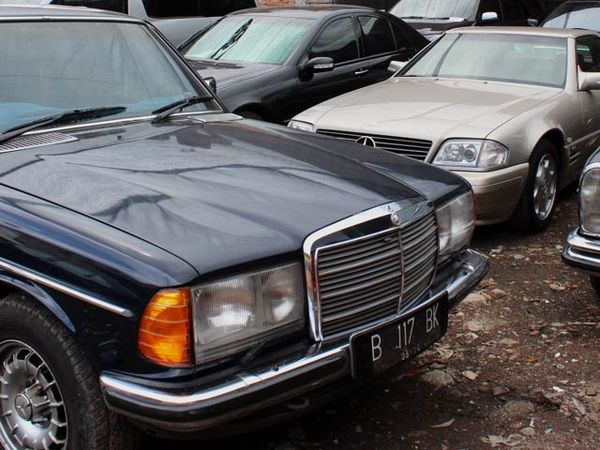 Bengkel khusus Mercedes-Benz