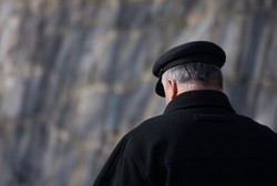 Setelah Diperiksa Dokter, Kakek 66 Tahun Ini Baru Tahu Dirinya Wanita