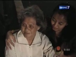 Kasihan! Nenek Ini Dibuang Keluarganya di Jl Tol