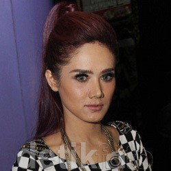 Mulan Jameela Belum Pede Ciptakan Lagu Sendiri