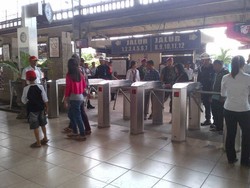 Dirut KAI Ubah Budaya Masyarakat Lewat Tiket Elektronik