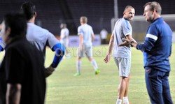 Juga bek senior 'De Oranje',John Heitinga, juga akan dipasang mengawal lini belakang.