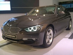 BMW 320d Dibanderol Rp 659 Juta