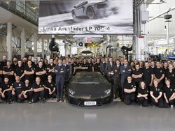 Lamborghini Aventador Tembus 2.000 Unit