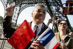 Turis China Tajir Belanja Hermes, Tidur di Hilton