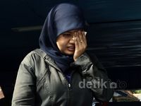 Tegur Penumpang Tak Bertiket, Fathmah Kena Bogem