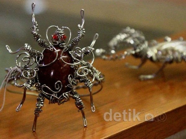 Wirework, Merangkai Perhiasan dari Kawat