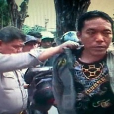 Rampas Tablet, Seorang Jambret Dipermak Massa