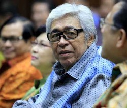 Kerabat Taufiq Kiemas di Palembang Berangkat ke Jakarta