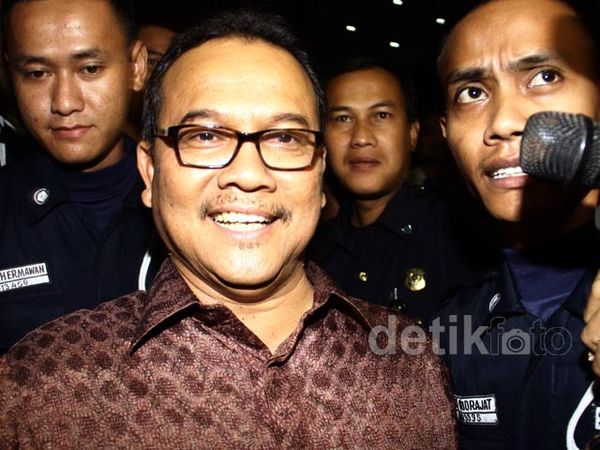 Rusli Zainal Diperiksa KPK Selama 11 Jam