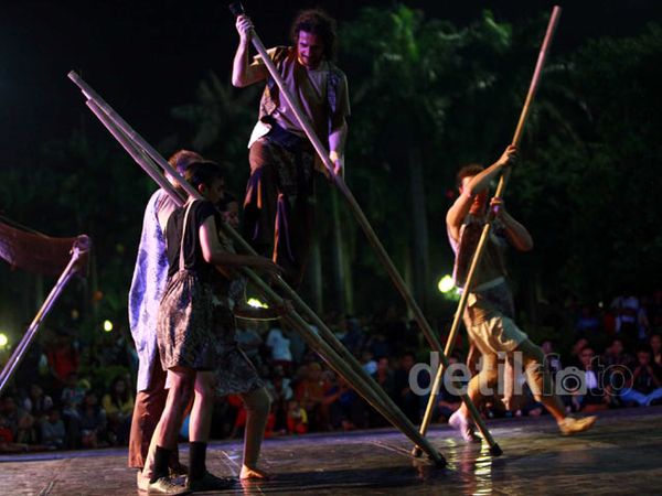 Sirkus Kontemporer Prancis Ramaikan Monas Festival