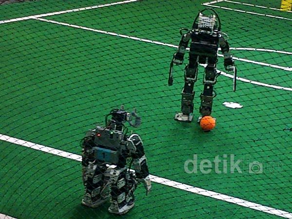 Puluhan Robot Unjuk Gigi di KRN 2013
