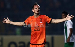 Siem de Jong merayakan gol yang dibuatnya. Dalam pertandingan ini Jong dua kali membobol gawang Indonesia, gol tersebut dibuatnya di menit ke-57 dan 67. Agung Pambudhy/detikFoto.