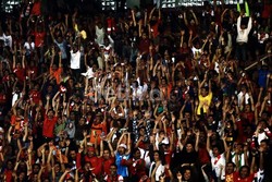 Para pendukung timnas Indonesia memadati GBK untuk memberikan dukungan. Mohammad Resha Pratama/detikFoto.