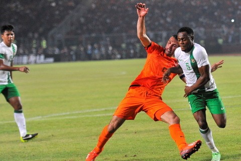 Igbonefo Dapat Jersey Van Persie dan Robben