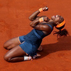 Kalahkan Sharapova, Serena Juara