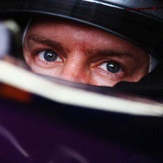 Vettel Sebut Mercedes dan Ferrari Rival Utama Red Bull