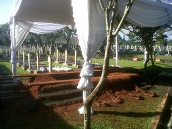 Taufiq Kiemas Dimakamkan di Samping Makam Kedua Orang Tuanya