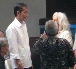 Pemakaman Taufiq Selesai, Jokowi Dampingi Mega Pulang ke Teuku Umar