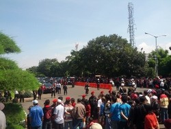 Lalu Lintas Kalibata Mulai Ditutup, Antrean Kendaraan Menuju TMP Padat