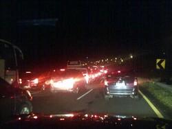 Ada Perbaikan Jalan Ambles, Tol Cikampek Arah Jakarta Macet 5 Km