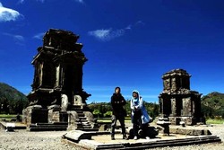 Pesona Negeri di Atas Awan