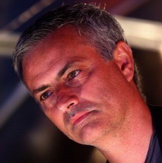 Iniesta Sebut Mourinho Sudah Rusak Sepakbola Spanyol