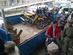 Penertiban Parkir Liar, 18 Motor Diangkut ke Kecamatan Jatinegara