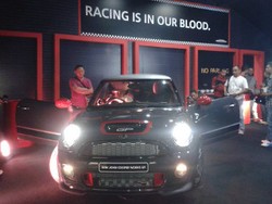 MINI John Cooper Works GP Bukan untuk Pengemudi Biasa