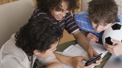 Anak yang Puber Terlalu Cepat Penyebabnya Bisa karena Keturunan