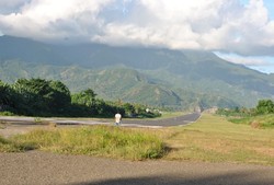 Indonesia Juga Punya Bandara Ekstrem di Ende