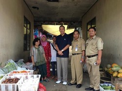 Tak Hanya Tidur di Rumah Petani, Gita Wirjawan Juga Sidak ke Pasar