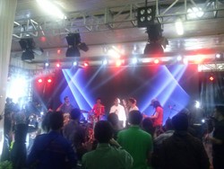 Dahlan Iskan Goyang Bareng Slankers di Ferry Mewah BUMN