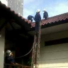 Lantai Dua Rumah di Puncak Permai Terbakar