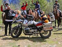 Jeffrey Polnaja Mulai Menjelajah Alaska dengan Motor