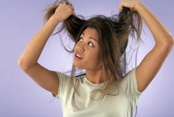 Gadis Ini Hobi Ngemil Rambut Selama 4 Tahun karena Sindrom Rapunzel