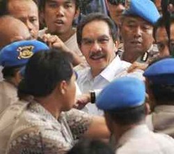 Antasari Perkarakan 2 Saksi Kasus SMS Ancaman Pembunuhan Nasrudin 