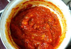 Mau Bikin Saus Tomat a la Mario Batali? Ikuti Langkah Ini!