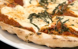 Mau Bikin Pizza Asli Italia? Ikuti Aturan Resminya!