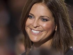 Mengemudi di Jalur Bus, Putri Raja Ini Ditilang