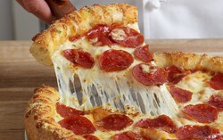 Ini Dia Gerai Pizza yang Sudah Bersertifikat Halal LPPOM MUI