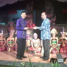 Gubernur Bali Sambut Forum Pemred di Kediamannya