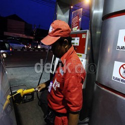 Premium Rp 6.500 dan Solar Rp 5.500 Ditargetkan Berlaku Bulan Ini