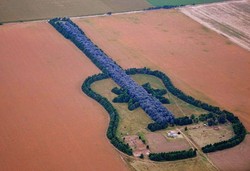 Monumen Cinta ala Argentina: Taman Raksasa Berbentuk Gitar
