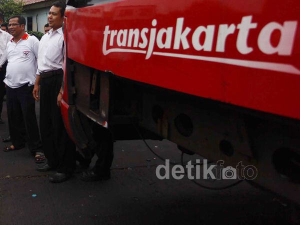 80 Pramudi Bus TransJ PT JET Mogok Kerja