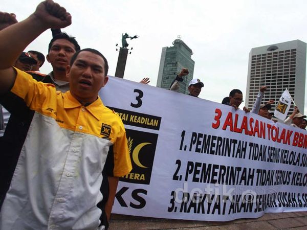 PKS Demo Tolak Kenaikan BBM