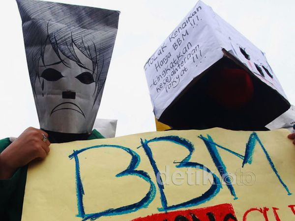 Mahasiswa Geruduk Istana, Tolak Kenaikan BBM